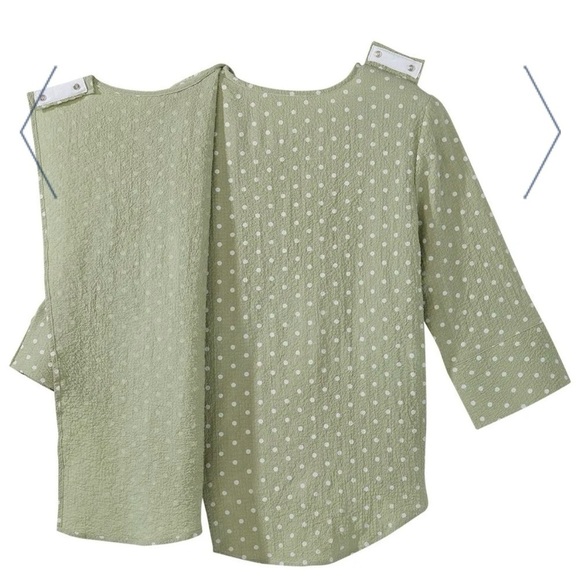 Silverts Adaptive Top, high low, light green w/ white polka dots, snaps&buttons - Picture 14 of 16